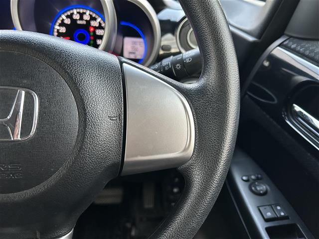 Ｎ－ＢＯＸカスタム Ｇ　ＳＳブラックスタイルパッケージ　あんしんパッケージ　純正ナビ　ＣＤ　ＤＶＤ　ＢＴ　フルセグ　バックカメラ　両側パワースライドドア　ＨＩＤオートライト　シートヒーター　純正１４インチアルミホイール　ステアリングスイッチ　スマートキー（7枚目）