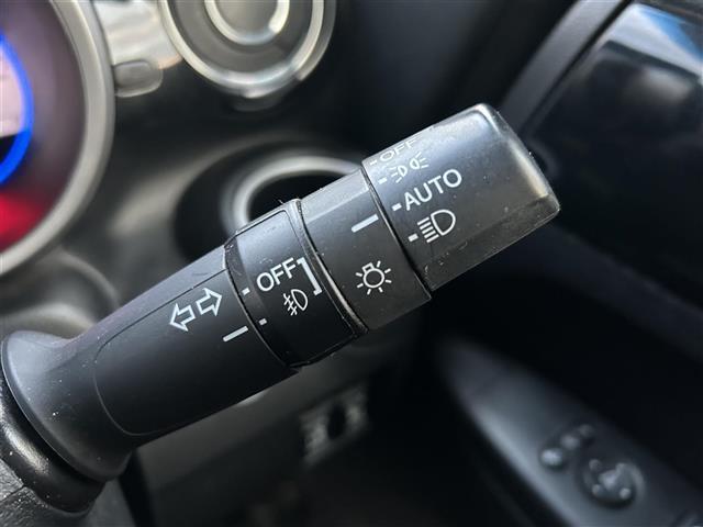 Ｎ－ＢＯＸカスタム Ｇ　ＳＳブラックスタイルパッケージ　あんしんパッケージ　純正ナビ　ＣＤ　ＤＶＤ　ＢＴ　フルセグ　バックカメラ　両側パワースライドドア　ＨＩＤオートライト　シートヒーター　純正１４インチアルミホイール　ステアリングスイッチ　スマートキー（9枚目）