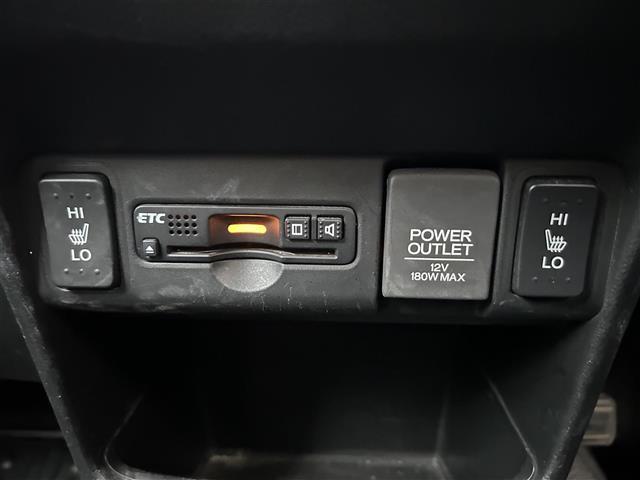 Ｎ－ＢＯＸカスタム Ｇ　ＳＳブラックスタイルパッケージ　あんしんパッケージ　純正ナビ　ＣＤ　ＤＶＤ　ＢＴ　フルセグ　バックカメラ　両側パワースライドドア　ＨＩＤオートライト　シートヒーター　純正１４インチアルミホイール　ステアリングスイッチ　スマートキー（12枚目）