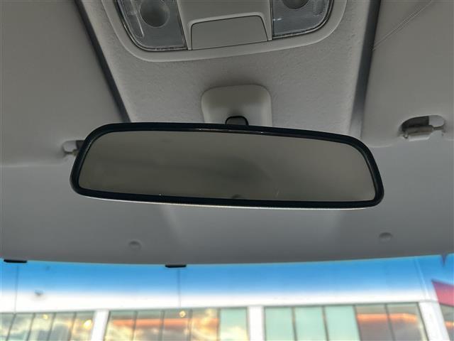 Ｎ－ＢＯＸカスタム Ｇ　ＳＳブラックスタイルパッケージ　あんしんパッケージ　純正ナビ　ＣＤ　ＤＶＤ　ＢＴ　フルセグ　バックカメラ　両側パワースライドドア　ＨＩＤオートライト　シートヒーター　純正１４インチアルミホイール　ステアリングスイッチ　スマートキー（16枚目）