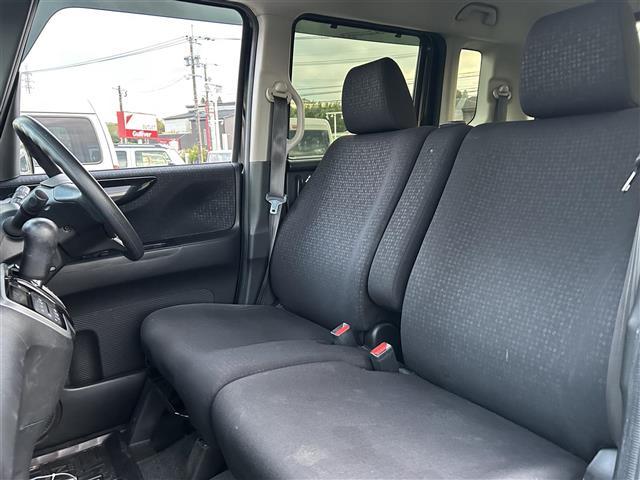 Ｎ－ＢＯＸカスタム Ｇ　ＳＳブラックスタイルパッケージ　あんしんパッケージ　純正ナビ　ＣＤ　ＤＶＤ　ＢＴ　フルセグ　バックカメラ　両側パワースライドドア　ＨＩＤオートライト　シートヒーター　純正１４インチアルミホイール　ステアリングスイッチ　スマートキー（20枚目）