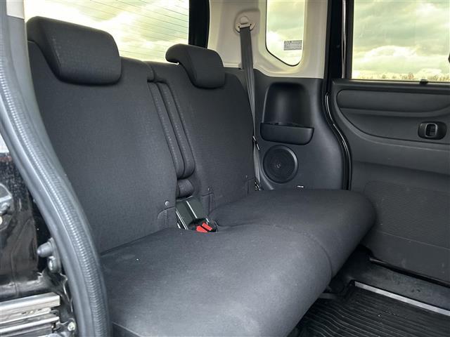 Ｎ－ＢＯＸカスタム Ｇ　ＳＳブラックスタイルパッケージ　あんしんパッケージ　純正ナビ　ＣＤ　ＤＶＤ　ＢＴ　フルセグ　バックカメラ　両側パワースライドドア　ＨＩＤオートライト　シートヒーター　純正１４インチアルミホイール　ステアリングスイッチ　スマートキー（21枚目）