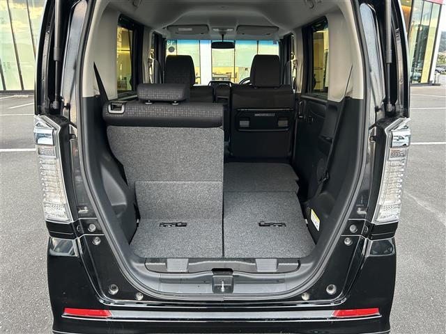 Ｎ－ＢＯＸカスタム Ｇ　ＳＳブラックスタイルパッケージ　あんしんパッケージ　純正ナビ　ＣＤ　ＤＶＤ　ＢＴ　フルセグ　バックカメラ　両側パワースライドドア　ＨＩＤオートライト　シートヒーター　純正１４インチアルミホイール　ステアリングスイッチ　スマートキー（25枚目）