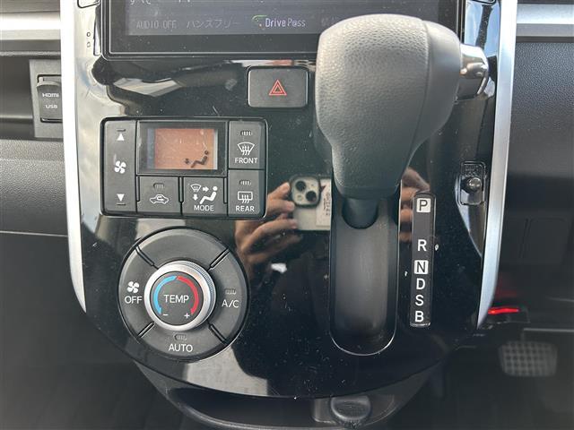 タント カスタムＸ　トップエディションリミテッドＳＡＩＩＩ　純正ＳＤナビ　ＣＤ／ＤＶＤ／ＢＴ／ワンセグ　アラウンドビューモニター　両側パワスラ　ＬＥＤヘッドライト　シートヒーター　純正１４インチＡＷ　アイドリングストップ　スマートキー　社外ＥＴＣ（8枚目）