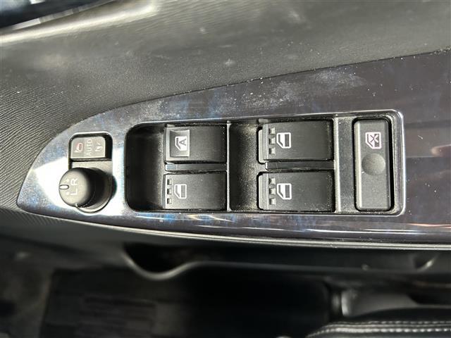 タント カスタムＸ　トップエディションリミテッドＳＡＩＩＩ　純正ＳＤナビ　ＣＤ／ＤＶＤ／ＢＴ／ワンセグ　アラウンドビューモニター　両側パワスラ　ＬＥＤヘッドライト　シートヒーター　純正１４インチＡＷ　アイドリングストップ　スマートキー　社外ＥＴＣ（12枚目）