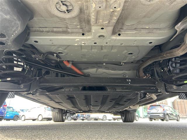 ヴェゼル e:HEV Z・PLaYパッケージ ワンオーナー ガラスルーフ 純正メモリナビ BT/フルセグ アラウンドビューモニター レーダークルーズコントロール LEDヘッドライト ハーフレザーシート 純正18インチAW 純正ビルトインETC(40枚目)