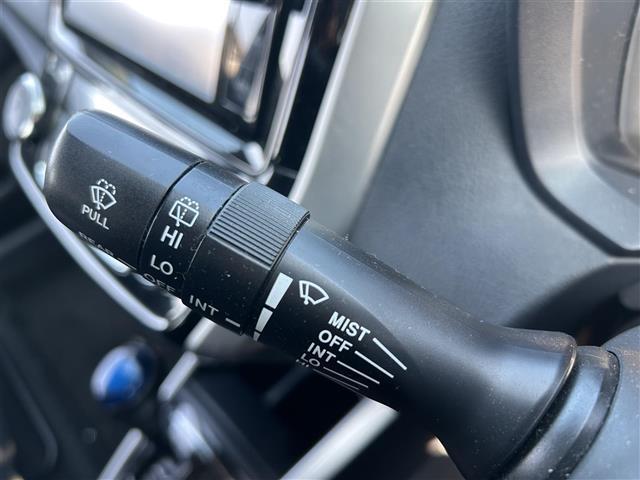 カローラフィールダー ハイブリッドG ToyotaSafetySenseC 純正ナビ CD DVD BT フルセグ バックカメラ クルーズコントロール オートライト 布シート ステアリングスイッチ アイドリングストップ スマートキー(8枚目)