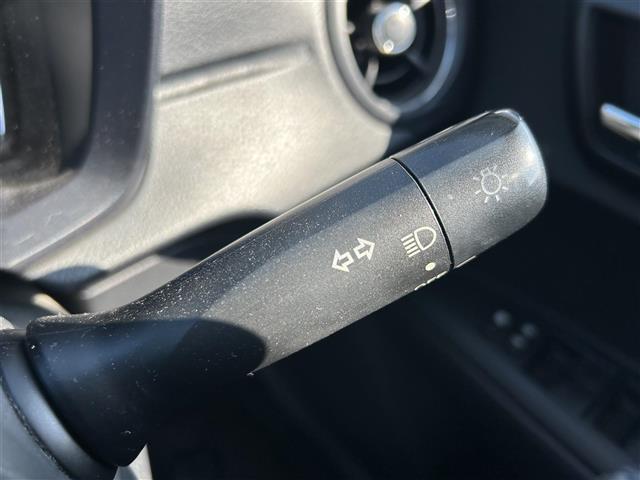 カローラフィールダー ハイブリッドG ToyotaSafetySenseC 純正ナビ CD DVD BT フルセグ バックカメラ クルーズコントロール オートライト 布シート ステアリングスイッチ アイドリングストップ スマートキー(9枚目)