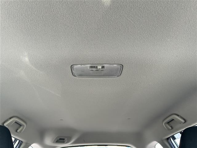 カローラフィールダー ハイブリッドG ToyotaSafetySenseC 純正ナビ CD DVD BT フルセグ バックカメラ クルーズコントロール オートライト 布シート ステアリングスイッチ アイドリングストップ スマートキー(20枚目)