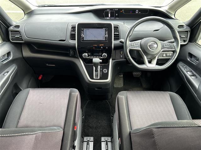 セレナ ハイウェイスター 衝突被害軽減ブレーキ 純正ナビ CD DVD BT フルセグ アラウンドビューモニター 両側パワースライドドア クルーズコントロール LEDオートライト 純正16インチアルミホイール USBポート(2枚目)