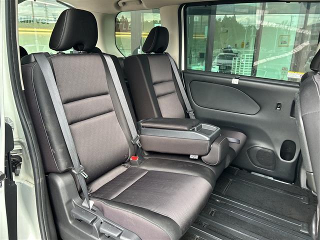 セレナ ハイウェイスター 衝突被害軽減ブレーキ 純正ナビ CD DVD BT フルセグ アラウンドビューモニター 両側パワースライドドア クルーズコントロール LEDオートライト 純正16インチアルミホイール USBポート(11枚目)