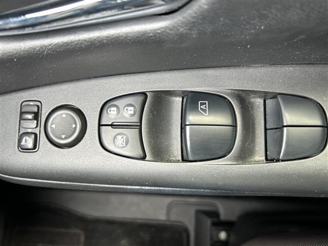 セレナ ハイウェイスター 衝突被害軽減ブレーキ 純正ナビ CD DVD BT フルセグ アラウンドビューモニター 両側パワースライドドア クルーズコントロール LEDオートライト 純正16インチアルミホイール USBポート(30枚目)