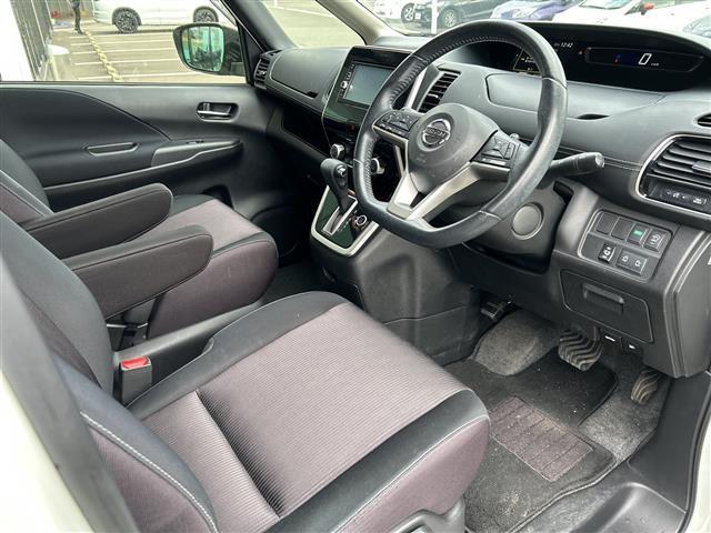 セレナ ハイウェイスター 衝突被害軽減ブレーキ 純正ナビ CD DVD BT フルセグ アラウンドビューモニター 両側パワースライドドア クルーズコントロール LEDオートライト 純正16インチアルミホイール USBポート(40枚目)