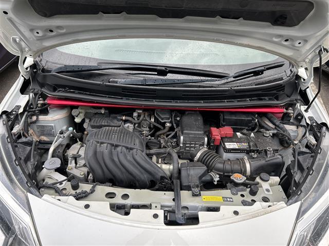 ノート ニスモ　Ｓ　純正ＳＤナビ　Ｂｌｕｅｔｏｏｔｈ　フルセグＴＶ　ＣＤ　ＤＶＤ　バックカメラ　ＬＥＤヘッドライト　社外１７インチアルミホイール　ハーフレザーシート　前方ドライブレコーダー　純正フロアマット　スマートキー（29枚目）