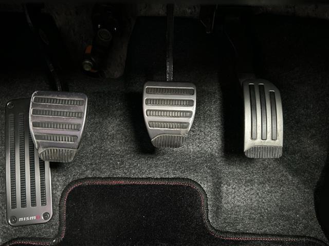 ノート ニスモ　Ｓ　純正ＳＤナビ　Ｂｌｕｅｔｏｏｔｈ　フルセグＴＶ　ＣＤ　ＤＶＤ　バックカメラ　ＬＥＤヘッドライト　社外１７インチアルミホイール　ハーフレザーシート　前方ドライブレコーダー　純正フロアマット　スマートキー（34枚目）