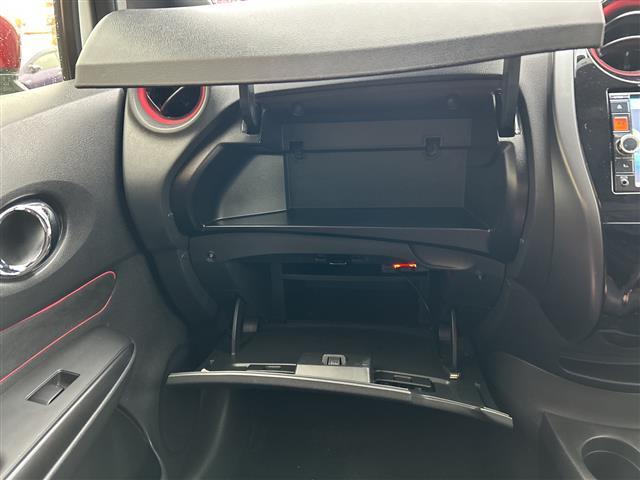 ノート ニスモ　Ｓ　純正ＳＤナビ　Ｂｌｕｅｔｏｏｔｈ　フルセグＴＶ　ＣＤ　ＤＶＤ　バックカメラ　ＬＥＤヘッドライト　社外１７インチアルミホイール　ハーフレザーシート　前方ドライブレコーダー　純正フロアマット　スマートキー（41枚目）