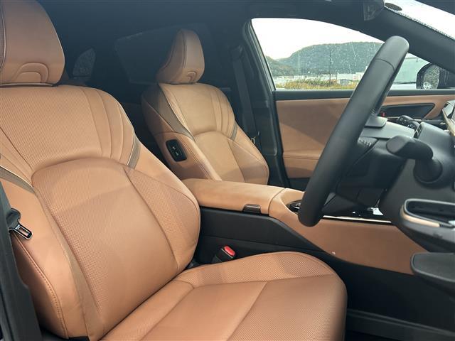 クラウンスポーツ Z 4WD トヨタセーフティセンス 純正ディスプレイオーディオ BT フルセグ アラウンドビューモニター 電動リアゲート レーダークルーズコントロール LEDオートライト シートメモリー シートヒーター(10枚目)