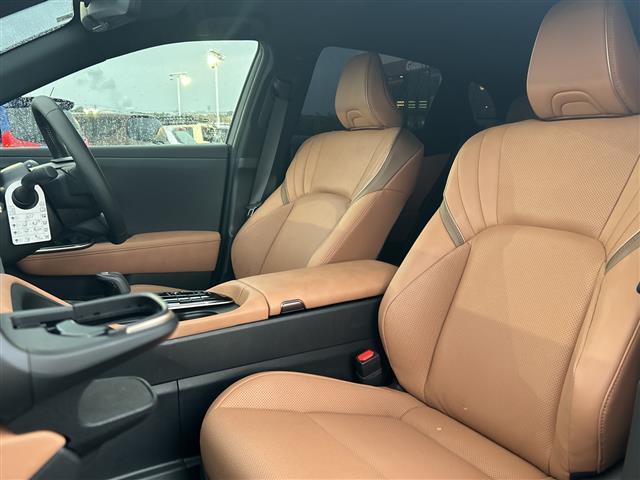 クラウンスポーツ Z 4WD トヨタセーフティセンス 純正ディスプレイオーディオ BT フルセグ アラウンドビューモニター 電動リアゲート レーダークルーズコントロール LEDオートライト シートメモリー シートヒーター(11枚目)