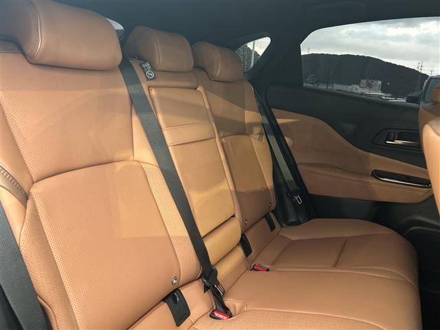 クラウンスポーツ Z 4WD トヨタセーフティセンス 純正ディスプレイオーディオ BT フルセグ アラウンドビューモニター 電動リアゲート レーダークルーズコントロール LEDオートライト シートメモリー シートヒーター(12枚目)