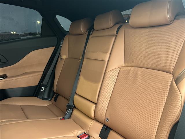 クラウンスポーツ Z 4WD トヨタセーフティセンス 純正ディスプレイオーディオ BT フルセグ アラウンドビューモニター 電動リアゲート レーダークルーズコントロール LEDオートライト シートメモリー シートヒーター(13枚目)