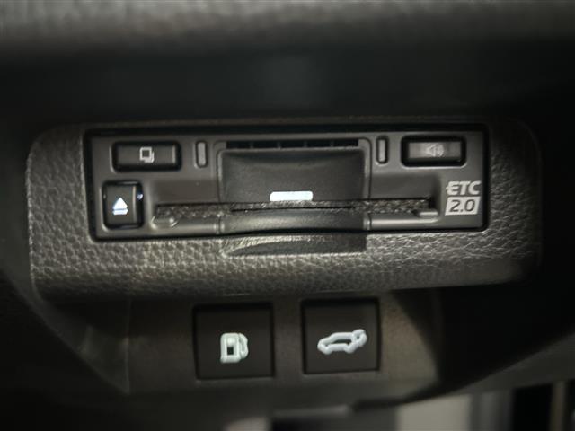 クラウンスポーツ Z 4WD トヨタセーフティセンス 純正ディスプレイオーディオ BT フルセグ アラウンドビューモニター 電動リアゲート レーダークルーズコントロール LEDオートライト シートメモリー シートヒーター(32枚目)