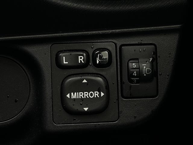 アクア Ｓ　純正ＳＤナビ　フルセグＴＶ　Ｂｌｕｅｔｏｏｔｈ　ＣＤ　ＤＶＤ　バックカメラ　ドアバイザー　リモコンキー　パワーステアリング　パワーウィンドウ　純正フロアマット　取扱説明書　保証書（8枚目）