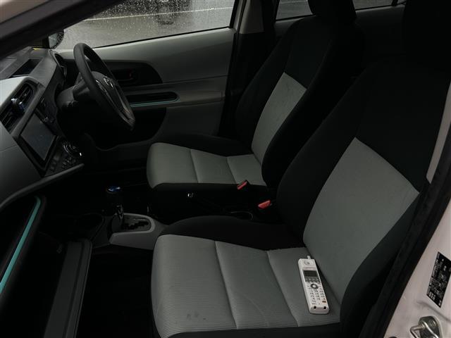 アクア Ｓ　純正ＳＤナビ　フルセグＴＶ　Ｂｌｕｅｔｏｏｔｈ　ＣＤ　ＤＶＤ　バックカメラ　ドアバイザー　リモコンキー　パワーステアリング　パワーウィンドウ　純正フロアマット　取扱説明書　保証書（12枚目）