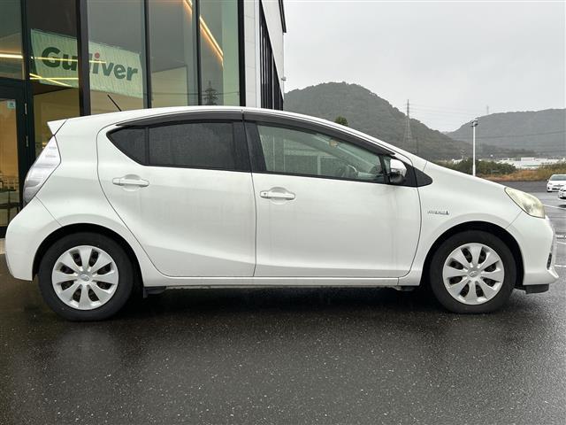 アクア Ｓ　純正ＳＤナビ　フルセグＴＶ　Ｂｌｕｅｔｏｏｔｈ　ＣＤ　ＤＶＤ　バックカメラ　ドアバイザー　リモコンキー　パワーステアリング　パワーウィンドウ　純正フロアマット　取扱説明書　保証書（21枚目）