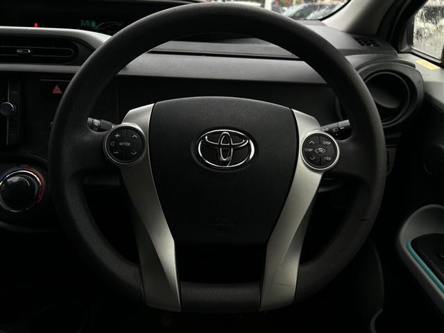 アクア Ｓ　純正ＳＤナビ　フルセグＴＶ　Ｂｌｕｅｔｏｏｔｈ　ＣＤ　ＤＶＤ　バックカメラ　ドアバイザー　リモコンキー　パワーステアリング　パワーウィンドウ　純正フロアマット　取扱説明書　保証書（42枚目）