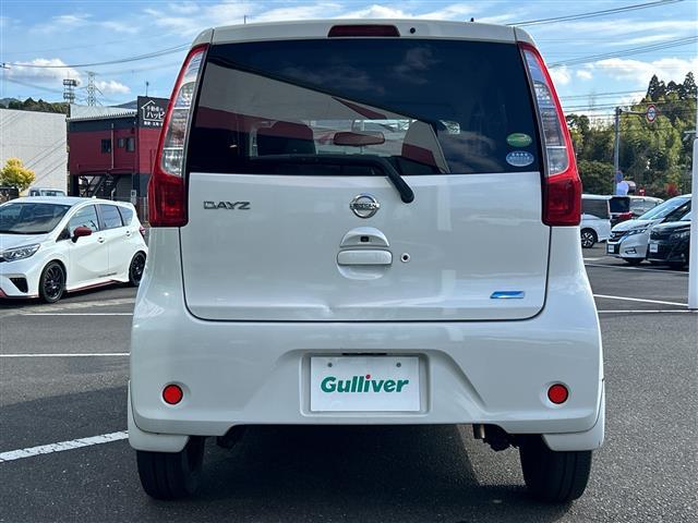 デイズ Ｘ　純正ナビ　Ｂｌｕｅｔｏｏｔｈ　ＣＤ　ＤＶ　アラウンドビューモニター　アイドリングストップ　純正フロアマット　ドアバイザー　パワーウィンドウ　パワーステアリング　スマートキー　スペアキー×１（16枚目）