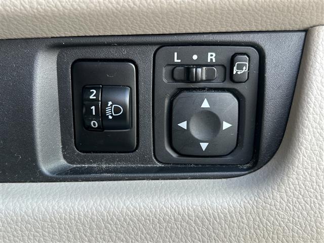 デイズ Ｘ　純正ナビ　Ｂｌｕｅｔｏｏｔｈ　ＣＤ　ＤＶ　アラウンドビューモニター　アイドリングストップ　純正フロアマット　ドアバイザー　パワーウィンドウ　パワーステアリング　スマートキー　スペアキー×１（22枚目）