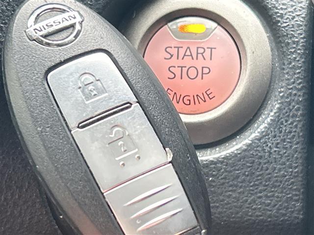 ジューク 15RX アーバンセレクション 純正ナビ CD DVD BT フルセグ バックカメラ オートライト 純正17インチアルミホイール ステアリングスイッチ アイドリングストップ スマートキー ETC ドライブレコーダー 純正フロアマット(6枚目)