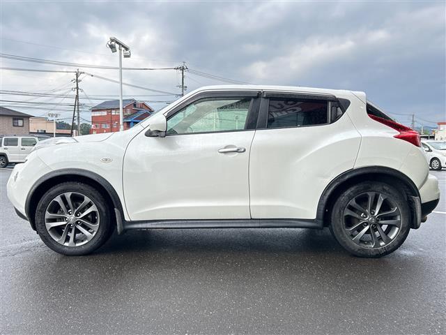 ジューク 15RX アーバンセレクション 純正ナビ CD DVD BT フルセグ バックカメラ オートライト 純正17インチアルミホイール ステアリングスイッチ アイドリングストップ スマートキー ETC ドライブレコーダー 純正フロアマット(21枚目)