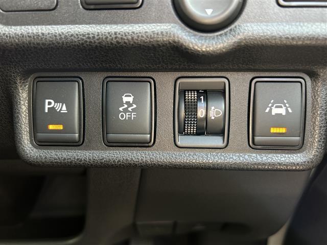 ノート X 社外ナビ CD BT ワンセグ バックカメラ オートライト アイドリングストップ プッシュスタート 横滑り防止装置 レーンアシスト コーナーセンサー スマートキー ETC プッシュスタート PS PW(31枚目)