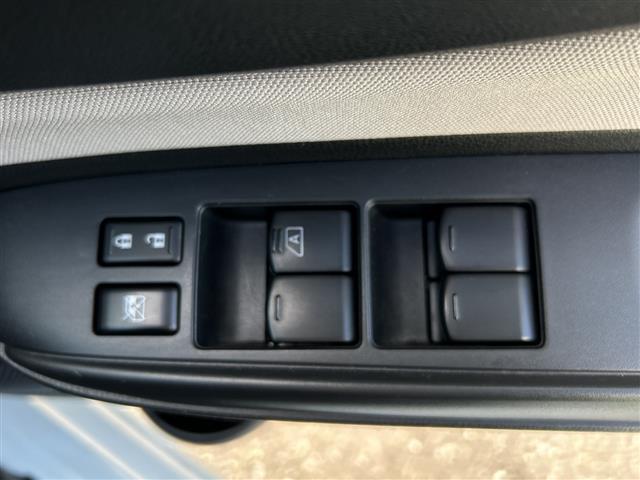 ノート X 社外ナビ CD BT ワンセグ バックカメラ オートライト アイドリングストップ プッシュスタート 横滑り防止装置 レーンアシスト コーナーセンサー スマートキー ETC プッシュスタート PS PW(35枚目)