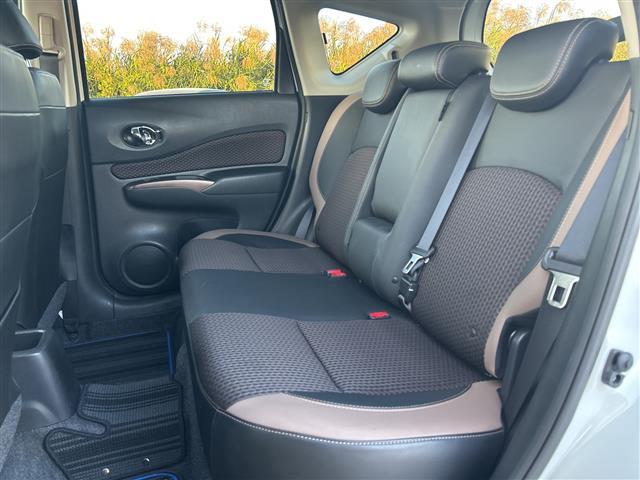 ノート ｅ－パワー　メダリスト　純正ＳＤナビ　フルセグＴＶ　Ｂｌｕｅｔｏｏｔｈ　ＣＤ　ＤＶＤ　アラウンドビューモニター　レーダークルーズコントロール　ハーフレザーシート　ＬＥＤヘッドライト　純正１５インチアルミホイール　ＥＴＣ（14枚目）