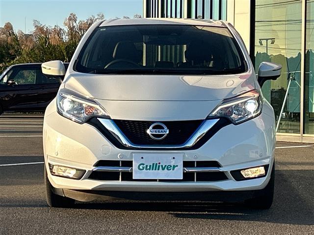 ノート ｅ－パワー　メダリスト　純正ＳＤナビ　フルセグＴＶ　Ｂｌｕｅｔｏｏｔｈ　ＣＤ　ＤＶＤ　アラウンドビューモニター　レーダークルーズコントロール　ハーフレザーシート　ＬＥＤヘッドライト　純正１５インチアルミホイール　ＥＴＣ（19枚目）