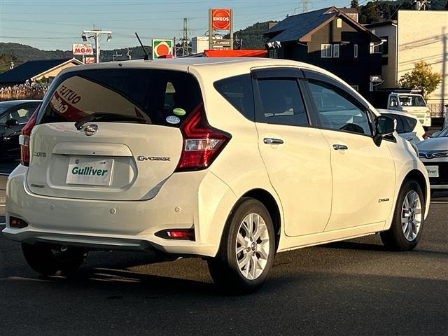 ノート ｅ－パワー　メダリスト　純正ＳＤナビ　フルセグＴＶ　Ｂｌｕｅｔｏｏｔｈ　ＣＤ　ＤＶＤ　アラウンドビューモニター　レーダークルーズコントロール　ハーフレザーシート　ＬＥＤヘッドライト　純正１５インチアルミホイール　ＥＴＣ（20枚目）