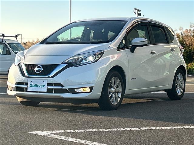 ノート ｅ－パワー　メダリスト　純正ＳＤナビ　フルセグＴＶ　Ｂｌｕｅｔｏｏｔｈ　ＣＤ　ＤＶＤ　アラウンドビューモニター　レーダークルーズコントロール　ハーフレザーシート　ＬＥＤヘッドライト　純正１５インチアルミホイール　ＥＴＣ（24枚目）