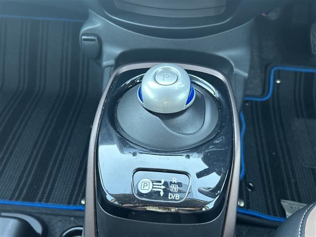 ノート ｅ－パワー　メダリスト　純正ＳＤナビ　フルセグＴＶ　Ｂｌｕｅｔｏｏｔｈ　ＣＤ　ＤＶＤ　アラウンドビューモニター　レーダークルーズコントロール　ハーフレザーシート　ＬＥＤヘッドライト　純正１５インチアルミホイール　ＥＴＣ（28枚目）