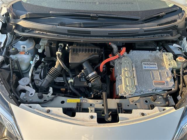 ノート ｅ－パワー　メダリスト　純正ＳＤナビ　フルセグＴＶ　Ｂｌｕｅｔｏｏｔｈ　ＣＤ　ＤＶＤ　アラウンドビューモニター　レーダークルーズコントロール　ハーフレザーシート　ＬＥＤヘッドライト　純正１５インチアルミホイール　ＥＴＣ（32枚目）