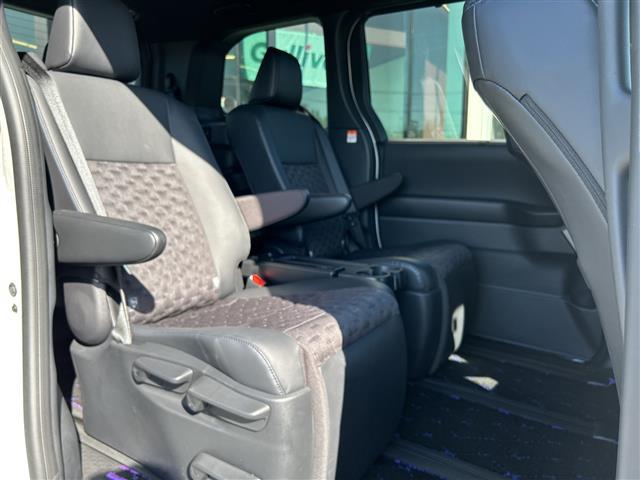 ヴォクシー ハイブリッドＳ－Ｚ（24枚目）