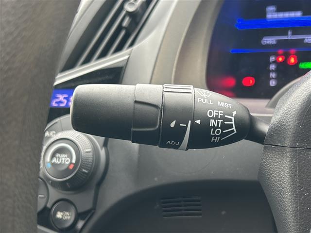 CR-Z β ワンオーナー 純正SDナビ CD/DVD/ワンセグ バックカメラ クルーズコントロール HIDヘッドライト アイドリングストップ 純正フロアマット 横滑り防止装置 盗難防止装置 取扱説明書(31枚目)