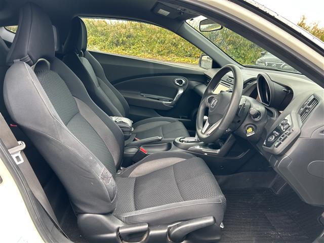 CR-Z β ワンオーナー 純正SDナビ CD/DVD/ワンセグ バックカメラ クルーズコントロール HIDヘッドライト アイドリングストップ 純正フロアマット 横滑り防止装置 盗難防止装置 取扱説明書(41枚目)