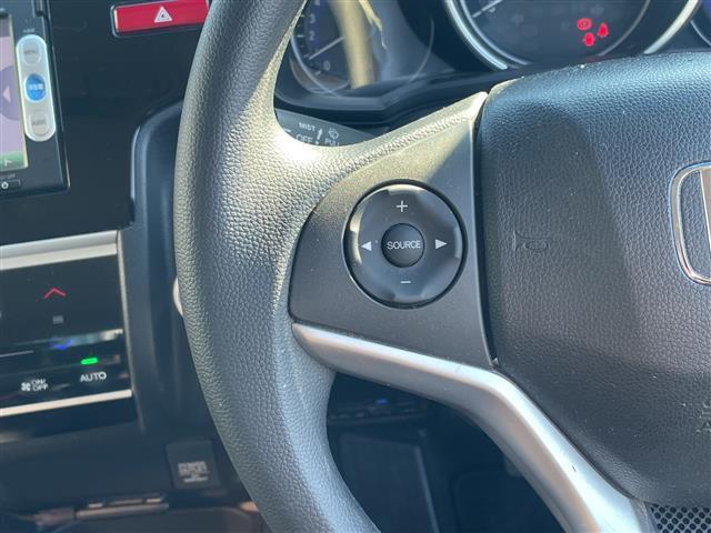 フィット １３Ｇ・Ｌパッケージ　ワンオーナー　純正ナビ　Ｂｌｕｅｔｏｏｔｈ　ワンセグＴＶ　ＣＤ　ＤＶＤ　バックカメラ　アイドリングストップ　プッシュスタート　スマートキー　スぺアキー×１　純正フロアマット　ＥＴＣ　取扱説明書（14枚目）