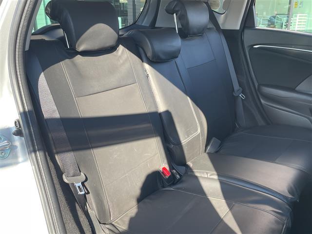 フィット １３Ｇ・Ｌパッケージ　ワンオーナー　純正ナビ　Ｂｌｕｅｔｏｏｔｈ　ワンセグＴＶ　ＣＤ　ＤＶＤ　バックカメラ　アイドリングストップ　プッシュスタート　スマートキー　スぺアキー×１　純正フロアマット　ＥＴＣ　取扱説明書（20枚目）