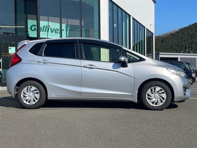 フィット １３Ｇ・Ｌパッケージ　ワンオーナー　純正ナビ　Ｂｌｕｅｔｏｏｔｈ　ワンセグＴＶ　ＣＤ　ＤＶＤ　バックカメラ　アイドリングストップ　プッシュスタート　スマートキー　スぺアキー×１　純正フロアマット　ＥＴＣ　取扱説明書（33枚目）