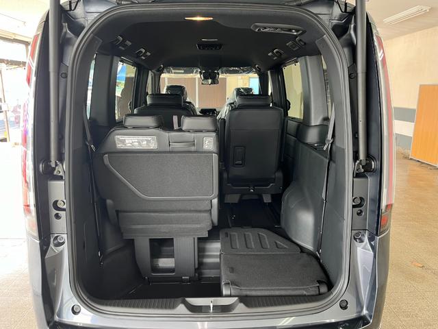 ステップワゴン スパーダ　登録済未使用車　ホンダセンシング　両側パワースライドドア　バックカメラ　電動パーキング　オットマン　アルミホイール　パワーテールゲート　ＬＥＤヘッドライト（47枚目）