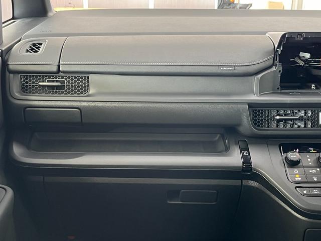 ステップワゴン スパーダ　登録済未使用車　ホンダセンシング　両側パワースライドドア　バックカメラ　電動パーキング　オットマン　アルミホイール　パワーテールゲート　ＬＥＤヘッドライト（52枚目）