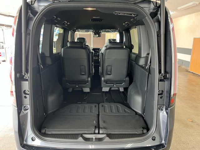 ステップワゴン スパーダ　登録済未使用車　ホンダセンシング　両側パワースライドドア　バックカメラ　電動パーキング　オットマン　アルミホイール　パワーテールゲート　ＬＥＤヘッドライト（54枚目）